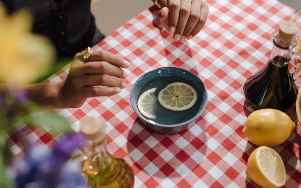 Czy soda, cytryna i ocet usuwają kamień nazębny?